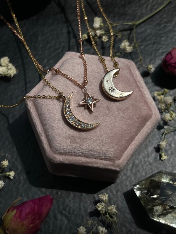 10k Engraved Crescent Moon Online